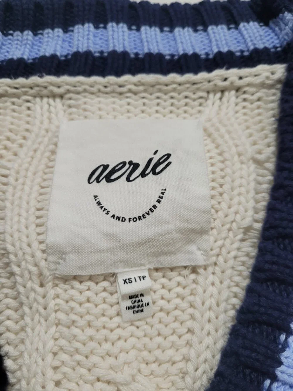 Aerie Striped V Neck Cable Knit Tennis Sweater Ivory Blue XSmall Preppy FLAW